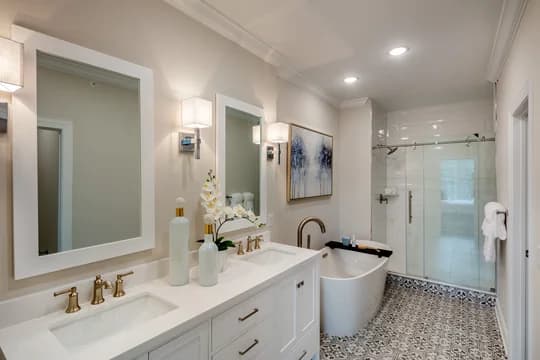 129701 Enclave at Hillandale Pratt II Primary Bath Classic Palette 1 Level 3