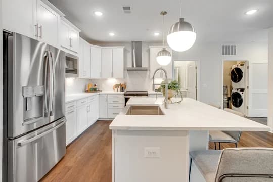 130406 Four Seasons at Virginia Crossing Condos Clevedon Kitchen