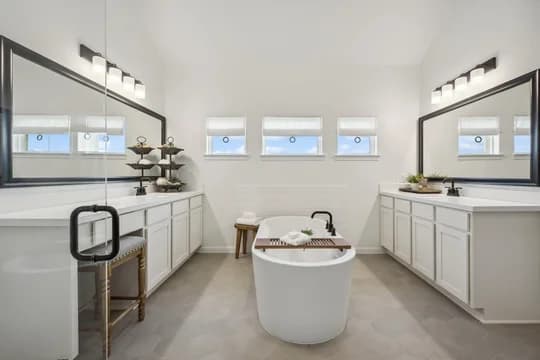 136936 Lakeview Elin Primary luxury bath 3