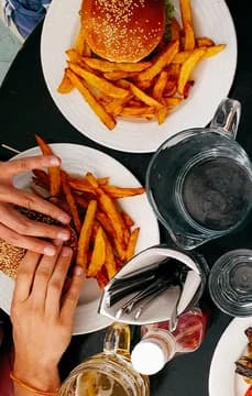 Casual Eats at Relaxed Restaurant