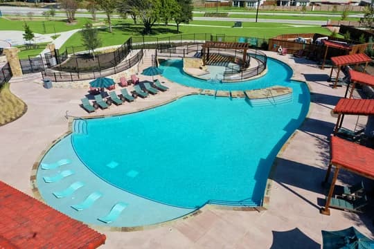 Monterra Pool Level