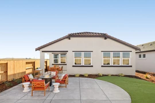 Four Seasons at The Ranch Spring Bernstein Backyard Classic Palette 5 Level 1