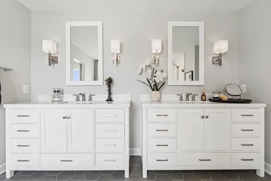 Woodfield Stavanger III Primary Bath Classic Palette 3 Level 1