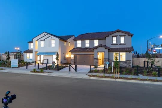 Pacifica at Stanford Crossing Street Scene