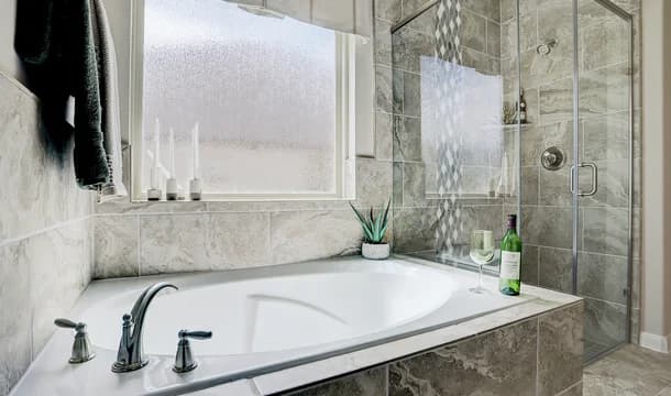 Parkway Trails Walton II Owners luxury bath