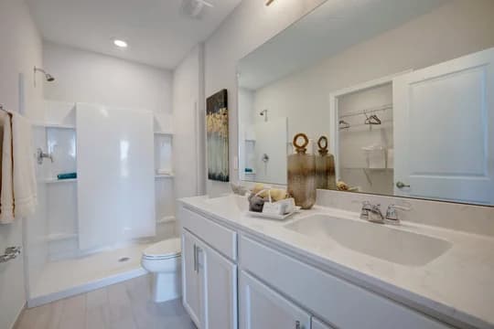 64786 Aspire at Waterstone Eden Owner s Bath