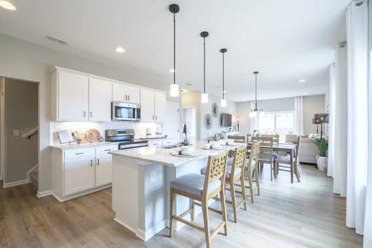 91702 Summit at Forest Lakes Beckfield Kitchen