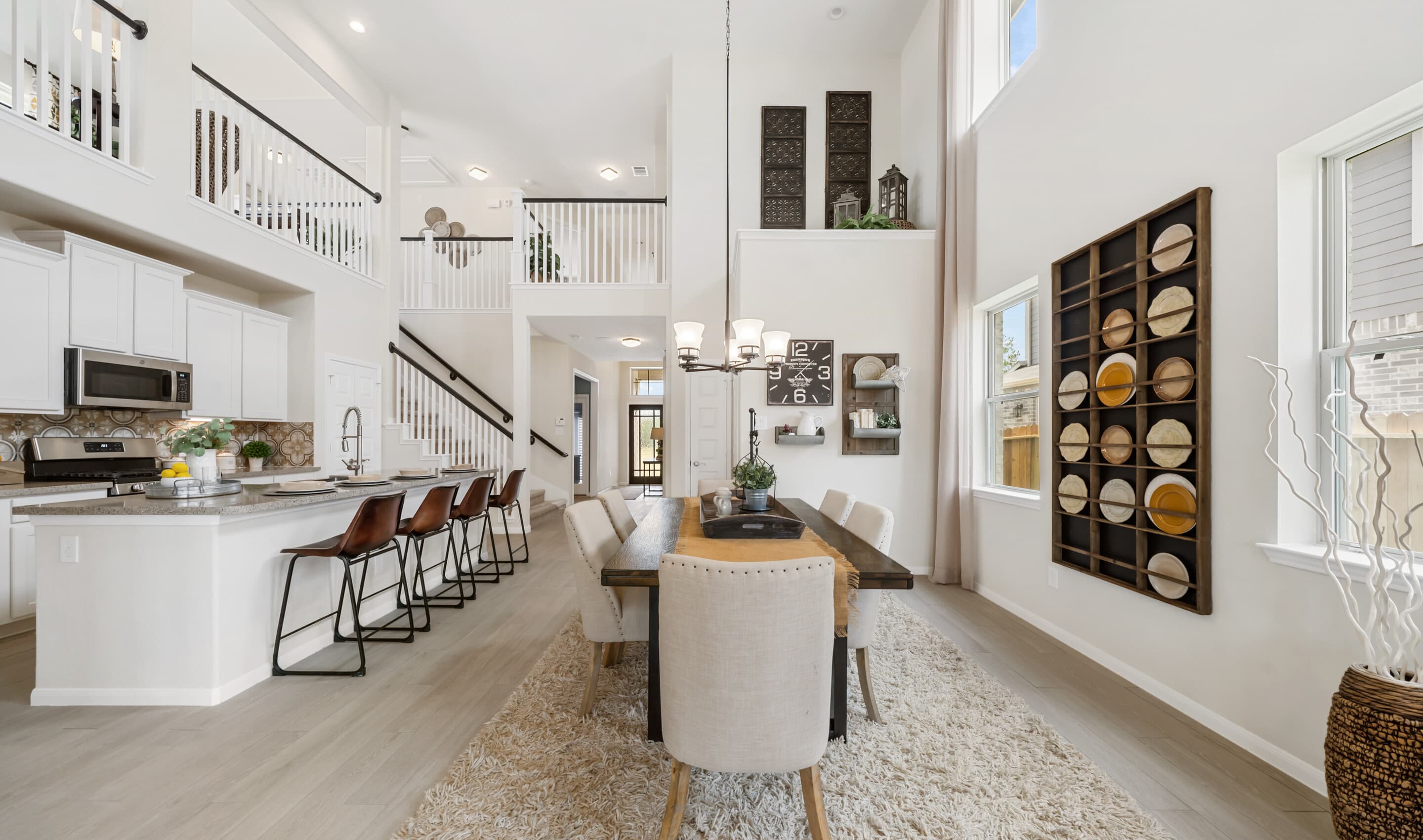 Kitchen & Dining Area