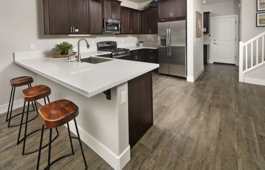 Kitchen Peninsula with outlets