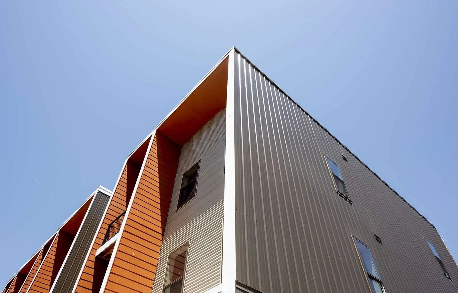 What is the Difference Between a Condo and a Townhouse?